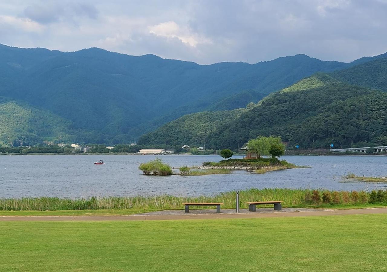 ブルーバードホテル 富士河口湖町 エクステリア 写真