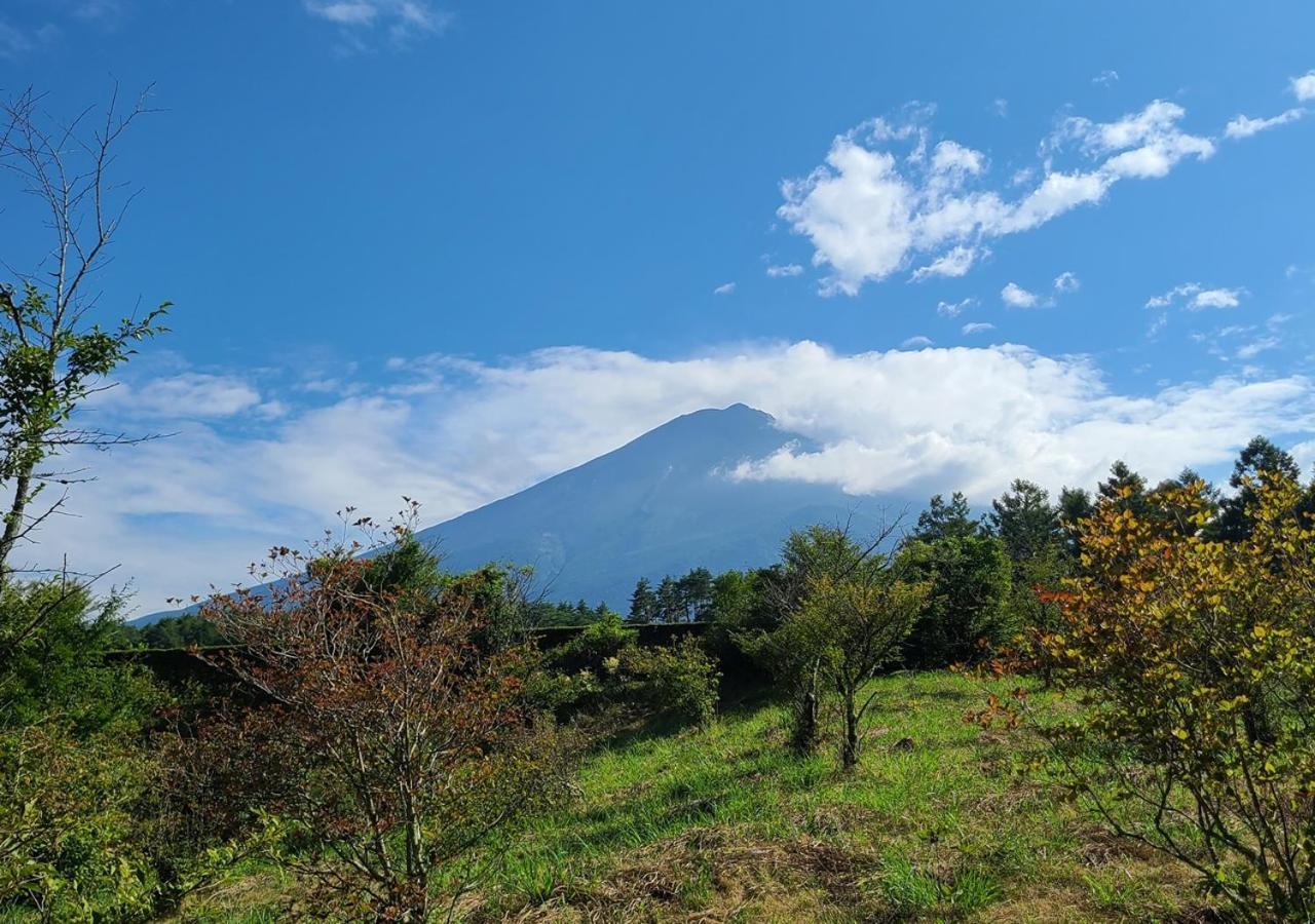 ブルーバードホテル 富士河口湖町 エクステリア 写真
